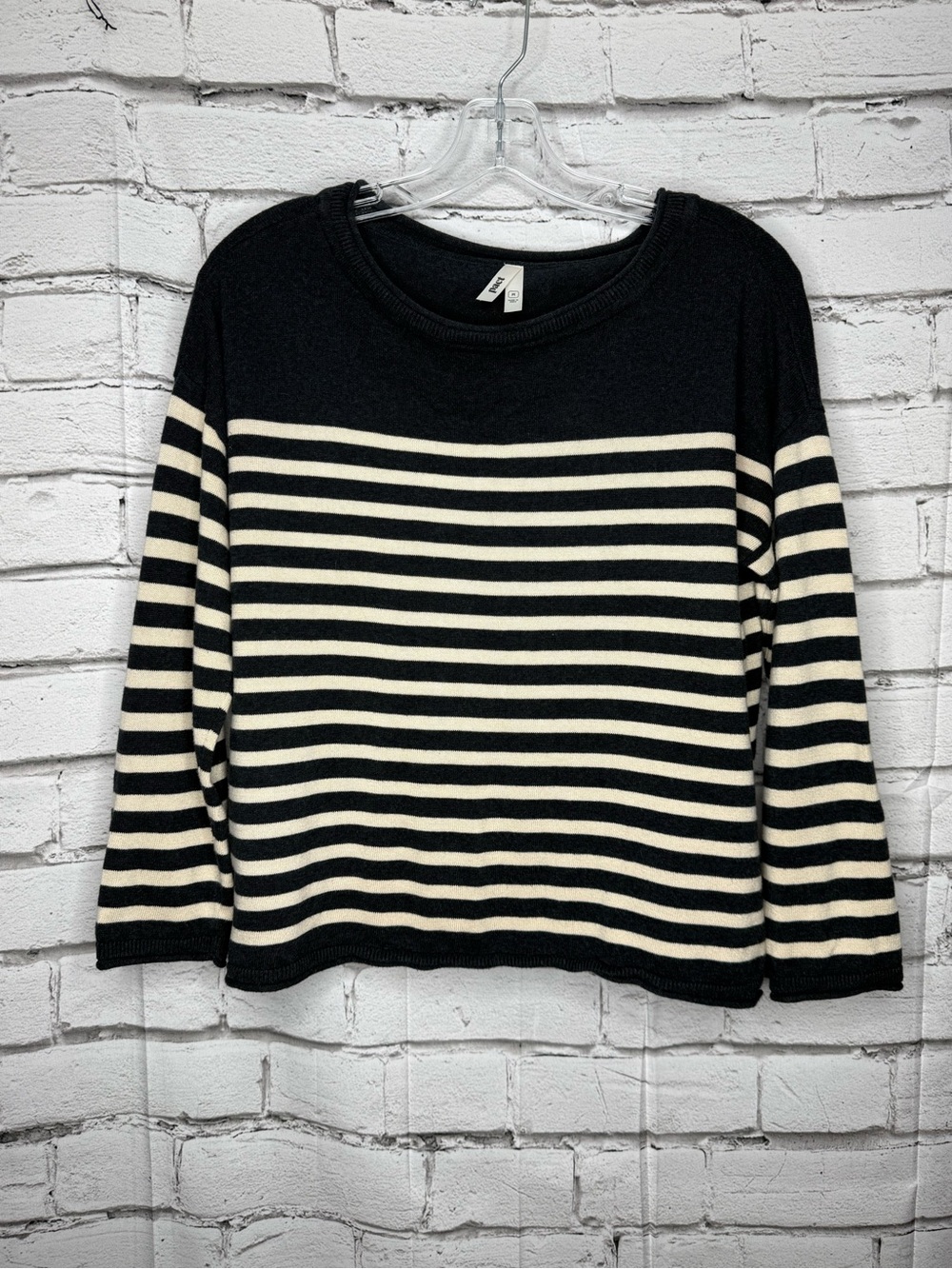 Pact Women Classic Fine Knit Wide Neck Sweater Size M Gray Tan Stripe 3/4 Sleeve